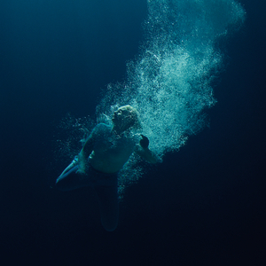 掀开奶罩边躁狠狠躁软女朋友
