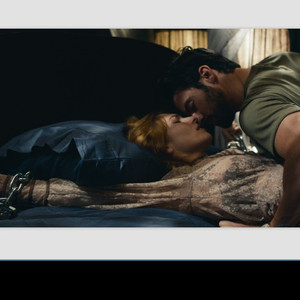 掀开奶罩边躁狠狠躁软女朋友
